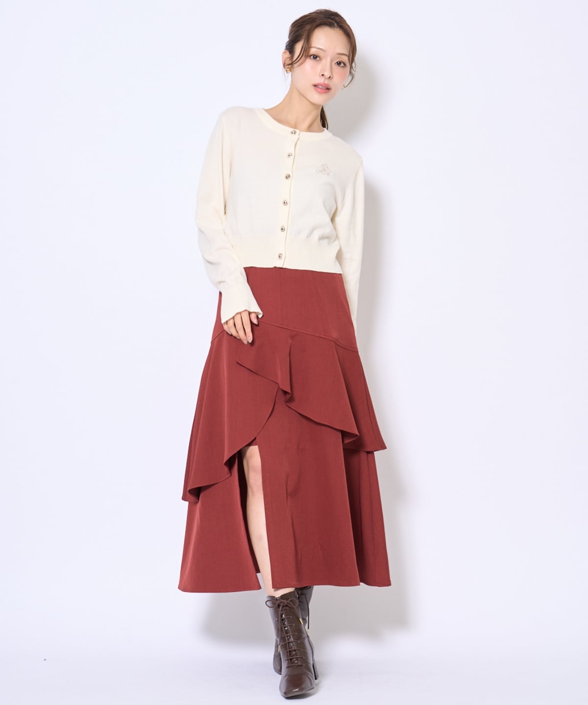 刺繍クルーネック長袖カーディガン