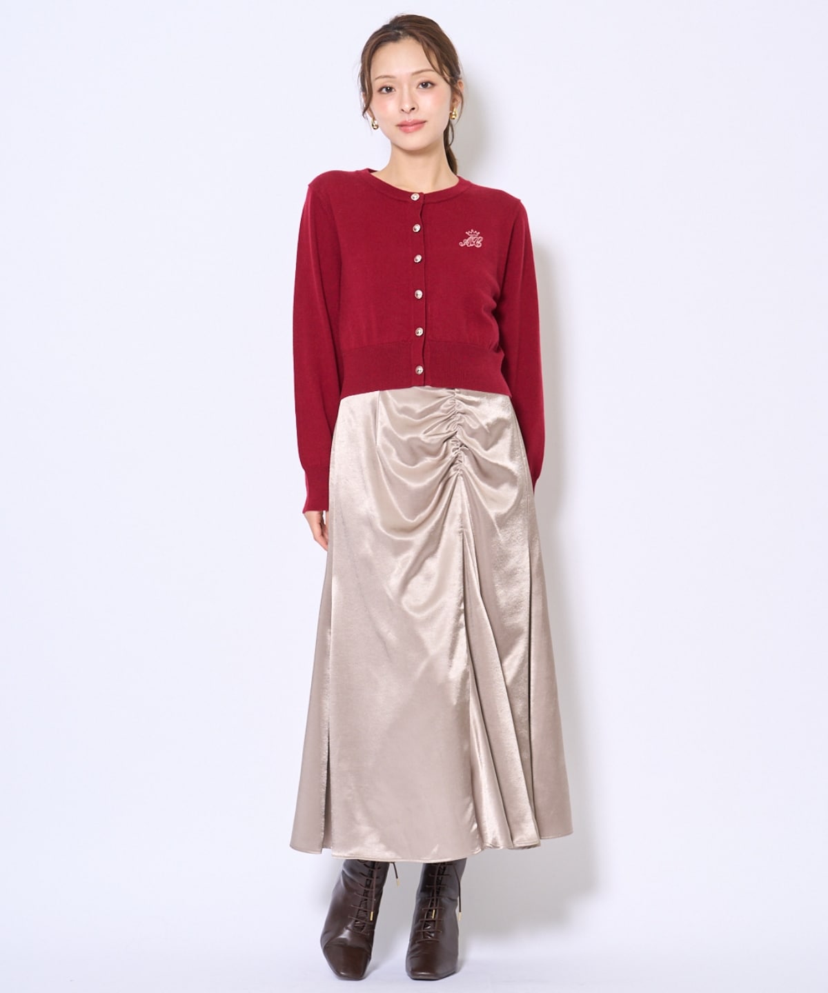 刺繍クルーネック長袖カーディガン