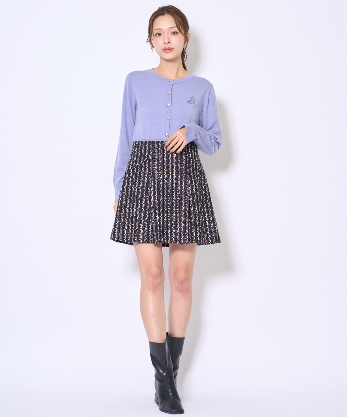 刺繍クルーネック長袖カーディガン