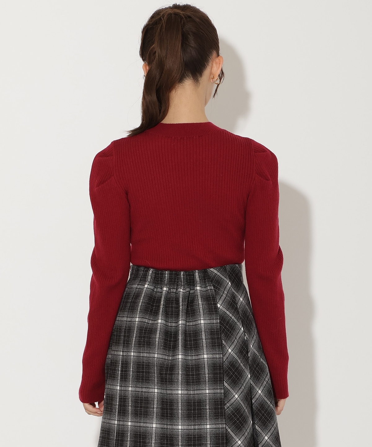 肩ギャザーハイネックリブニット