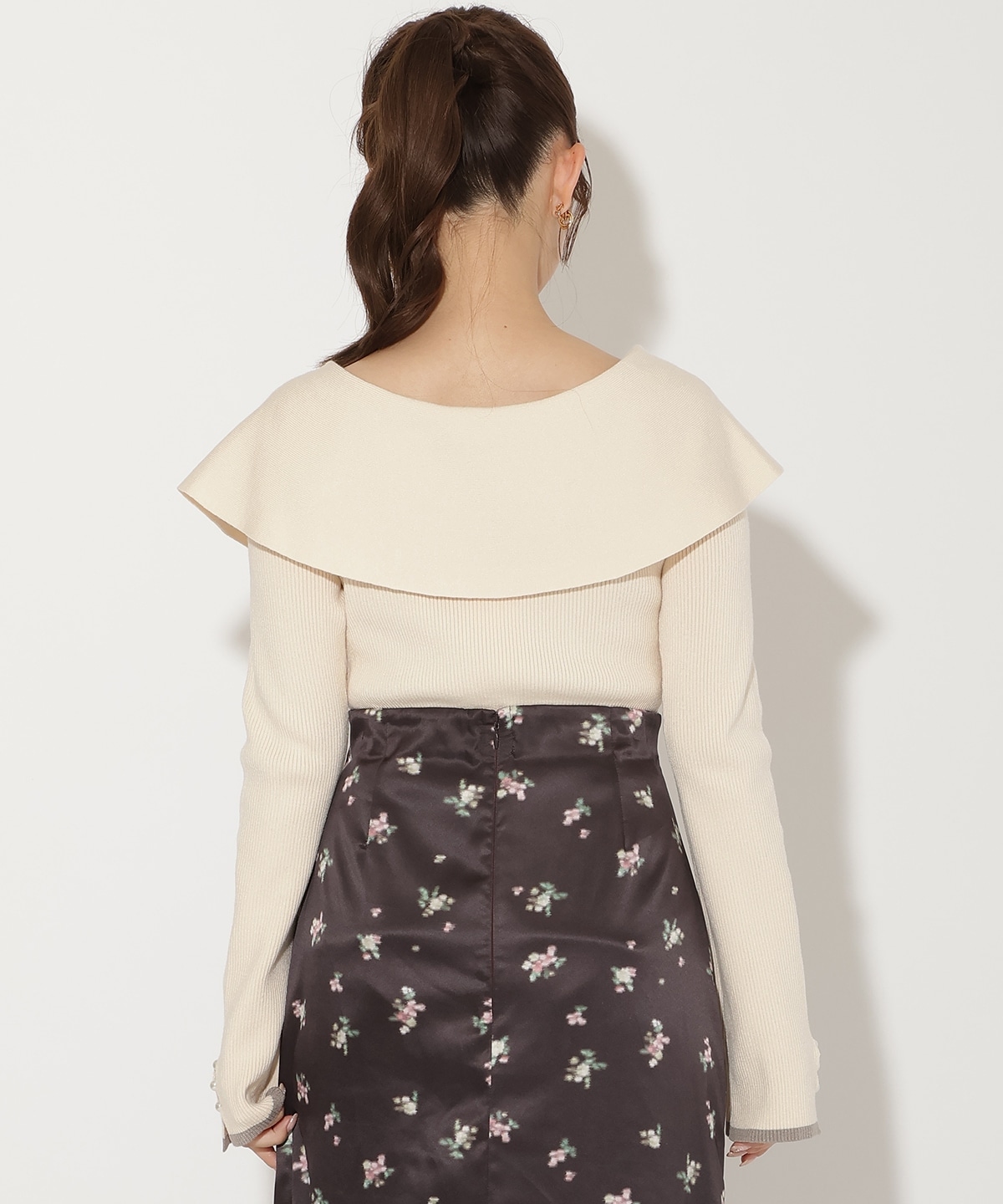 アシンメトリーカラーニットプルオーバー