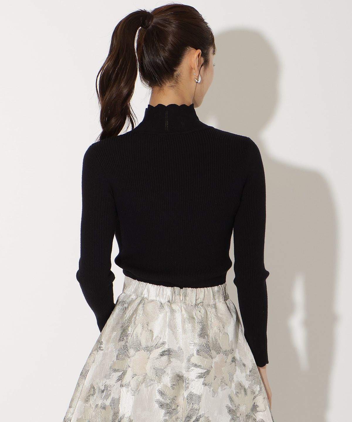 スカラハイネックニットプルオーバー