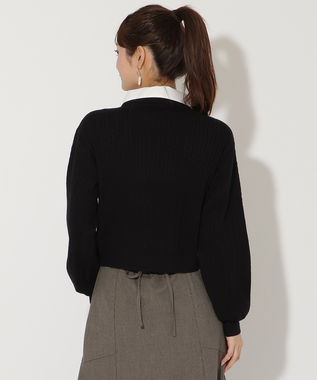 シャツ襟ケーブルニット