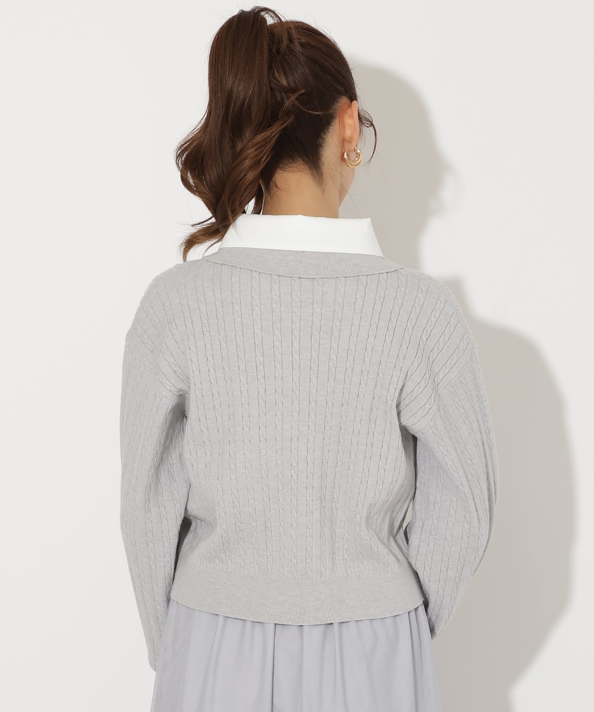 シャツ襟ケーブルニット