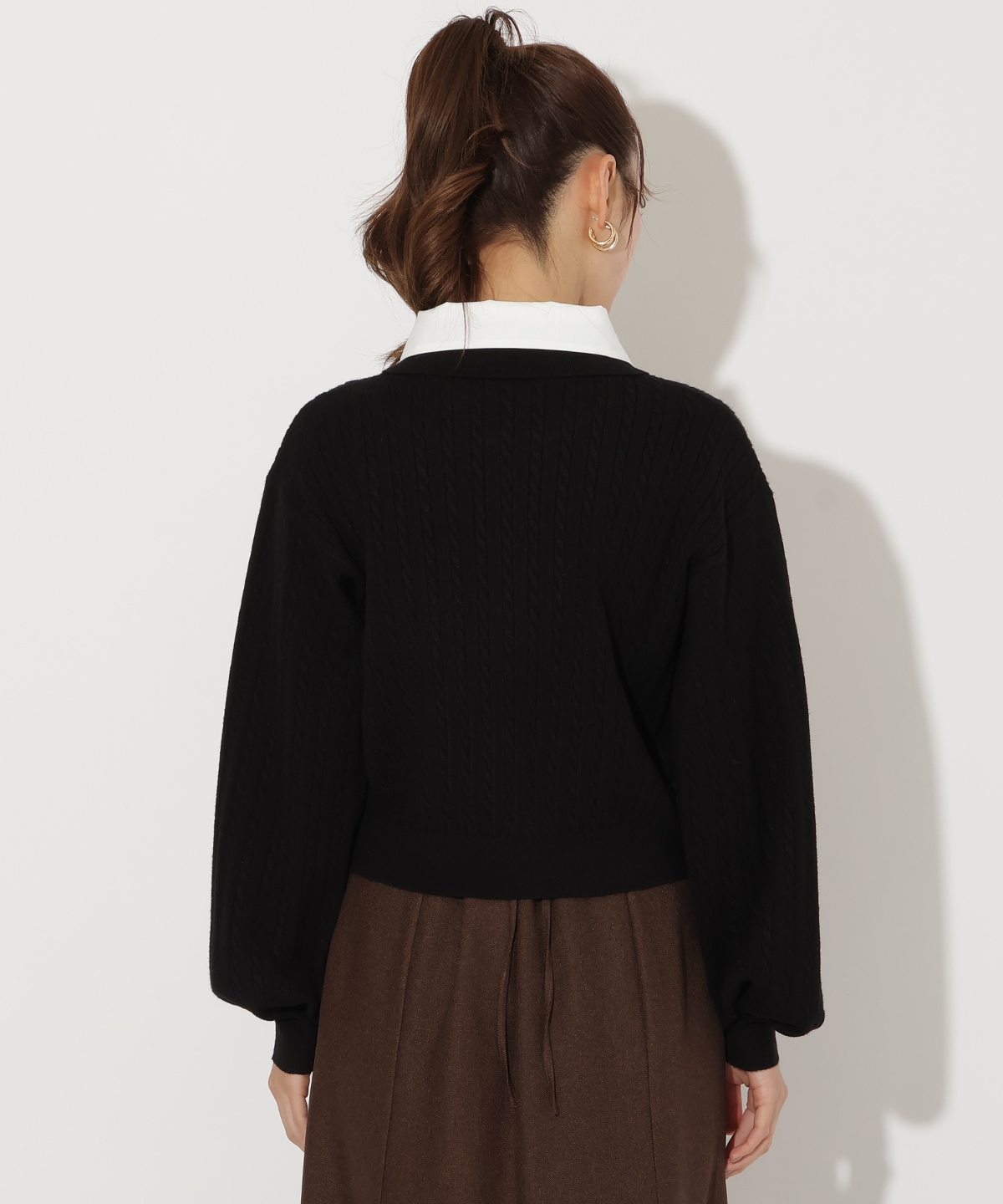 シャツ襟ケーブルニット