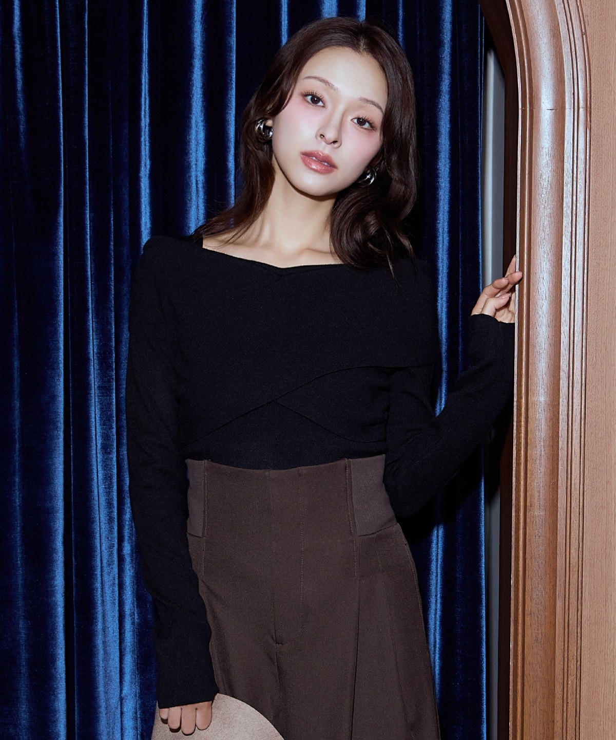 クロスネックプルオーバー