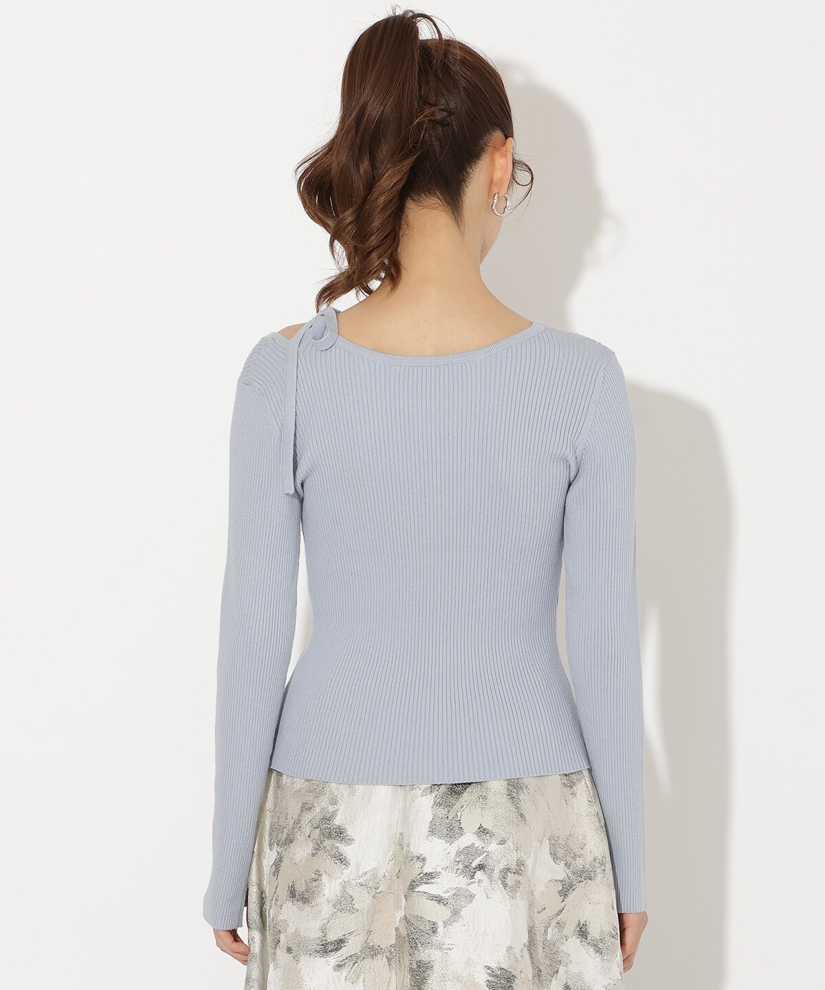 【先行予約受付中】アシメリボンスリットプルオーバー