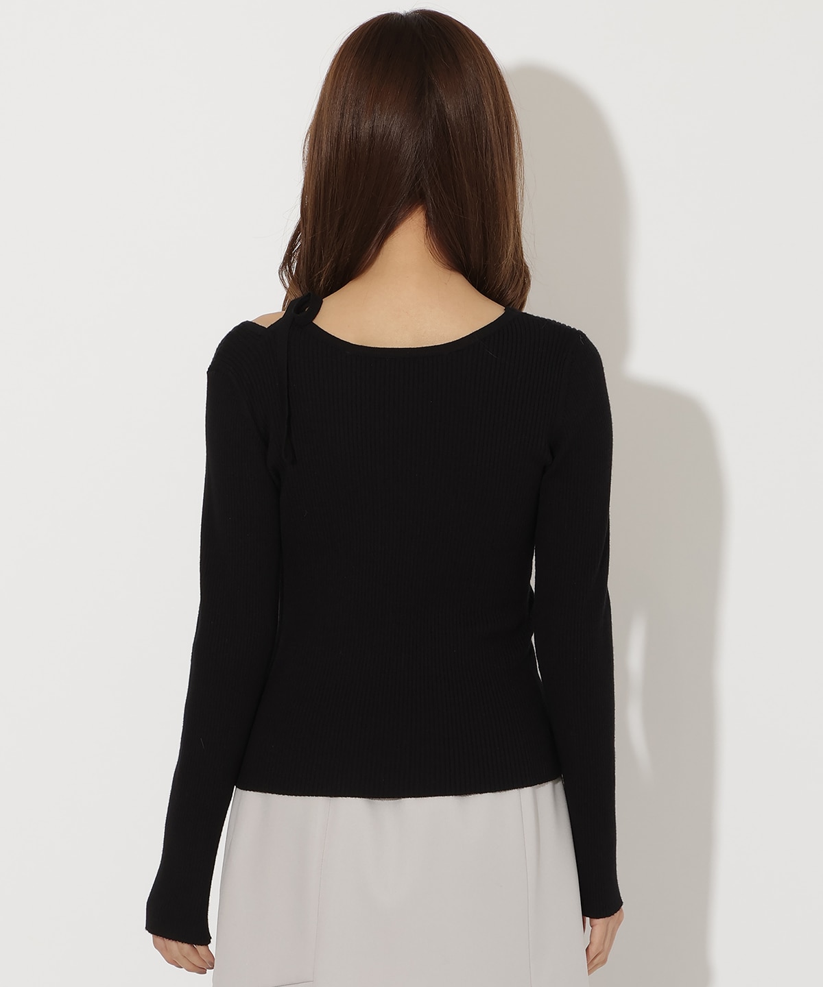 【先行予約受付中】アシメリボンスリットプルオーバー