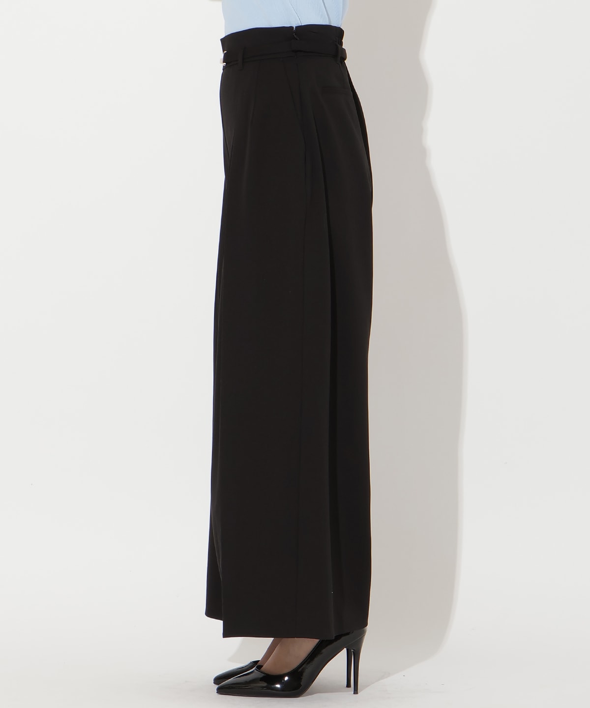 【先行予約受付中】ハイウエストタックワイドパンツ