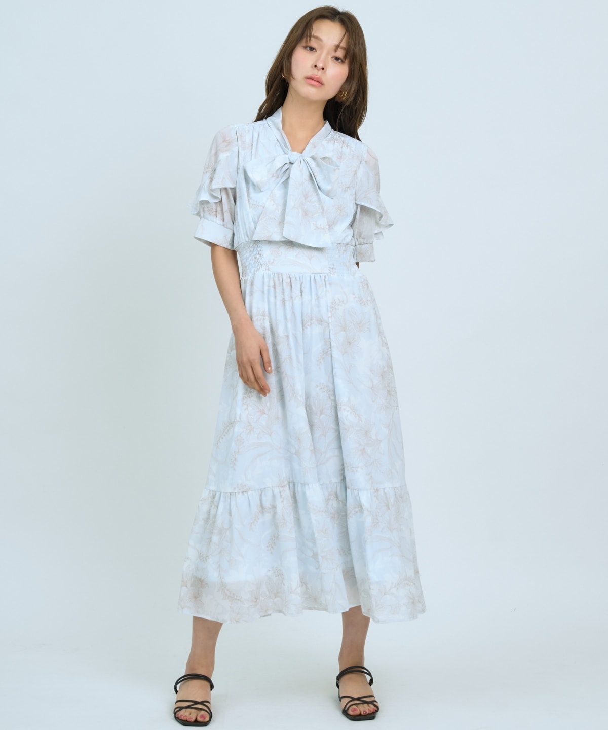 【先行予約受付中】ラインフラワーハーフスリーブワンピース