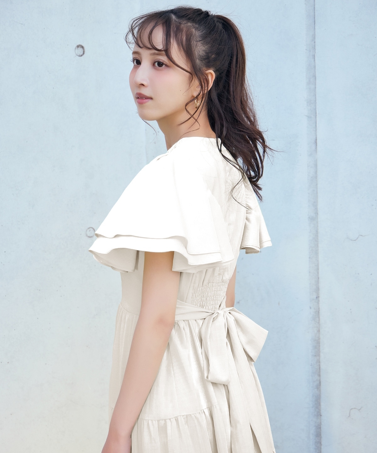 【先行予約受付中】Vネック襟レースティアードワンピース