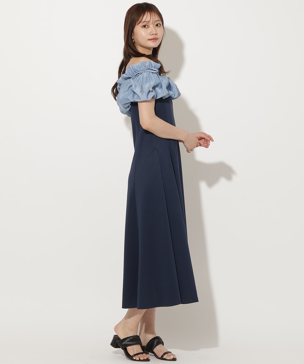 【先行予約受付中】オフショルフリルカットワンピース