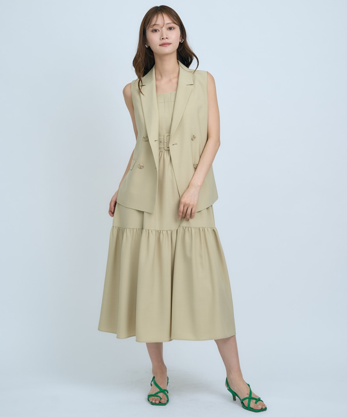 テーラードジレ×ティアードキャミワンピース