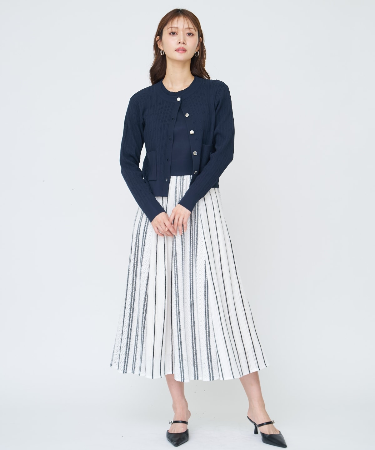 ケーブル編みカーディガンアンサンブル