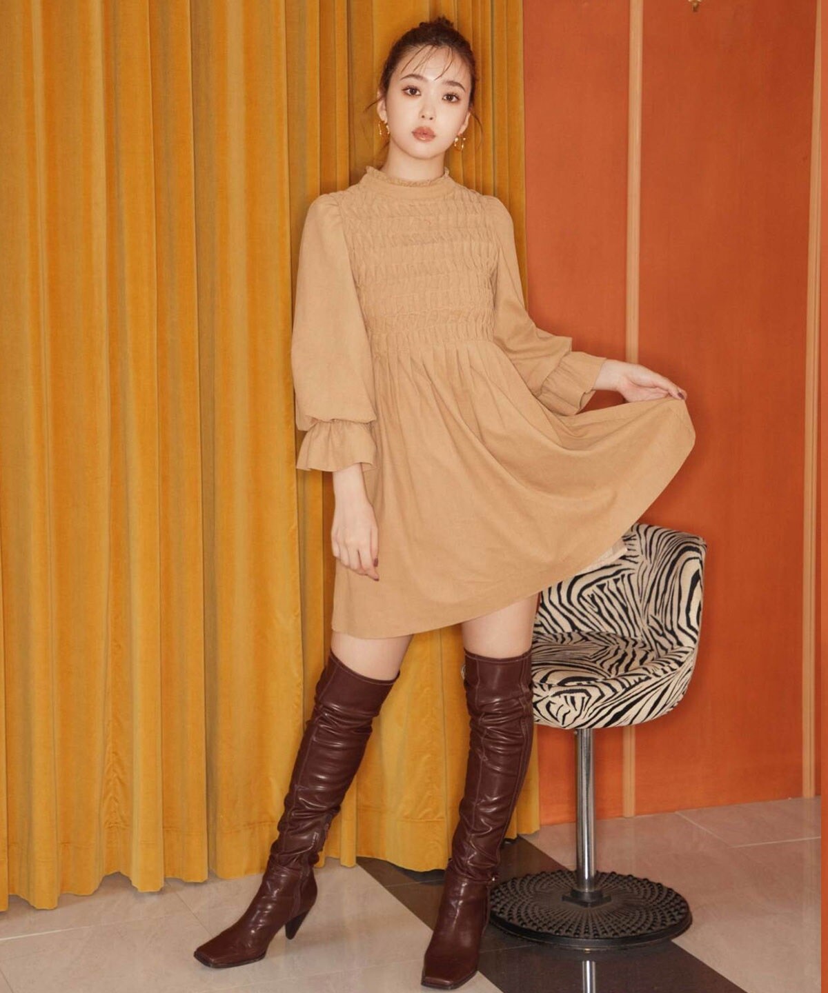 のオシャレな コーディロイ変形タックミニワンピース 特売