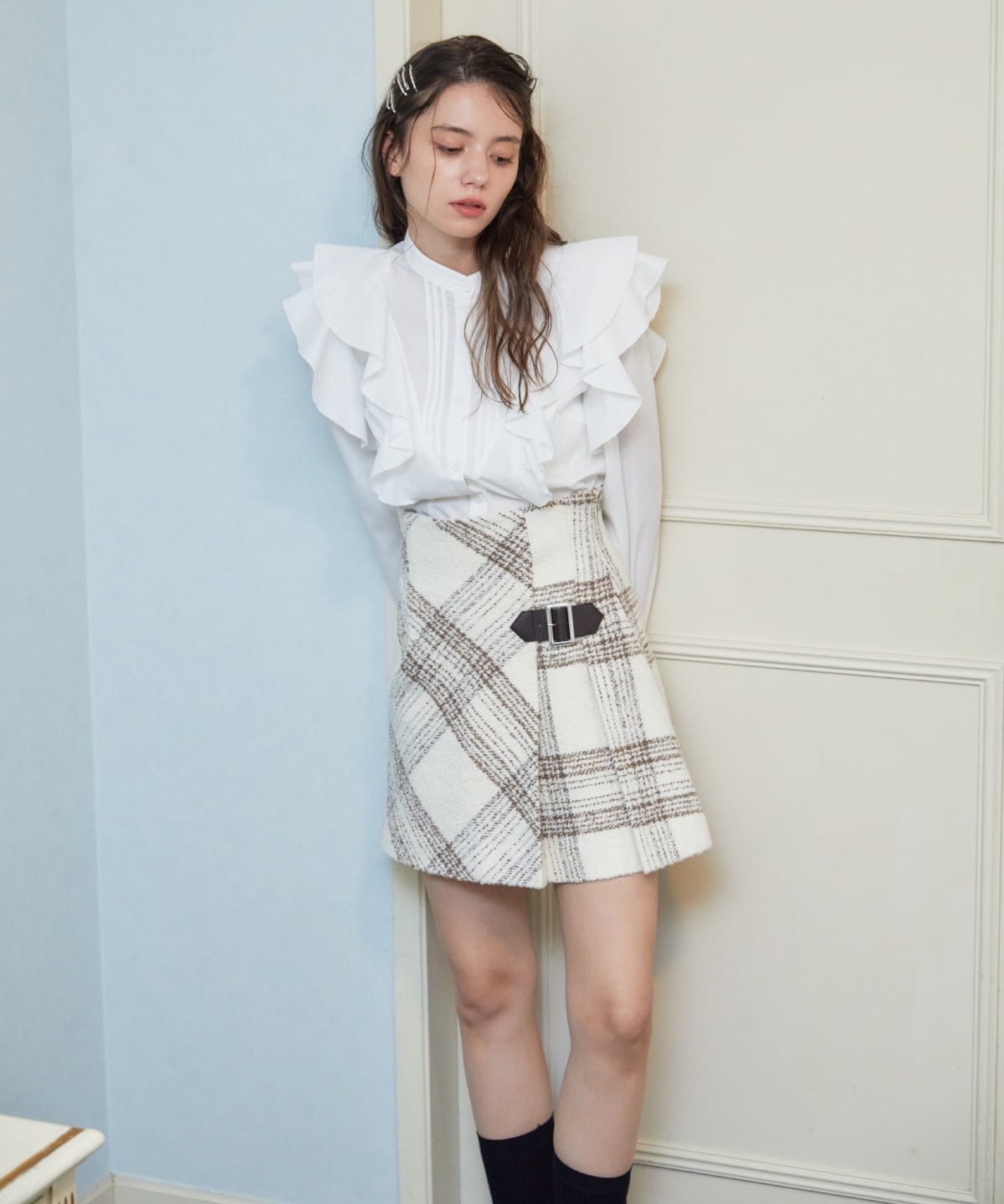 ショルダーフリルスタンドシャツ