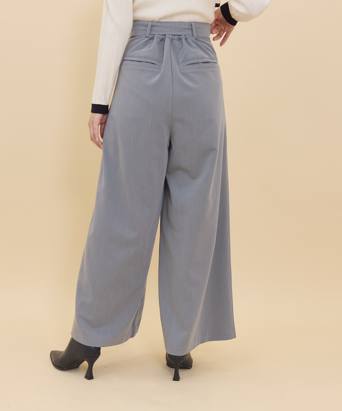 タックワイドパンツ