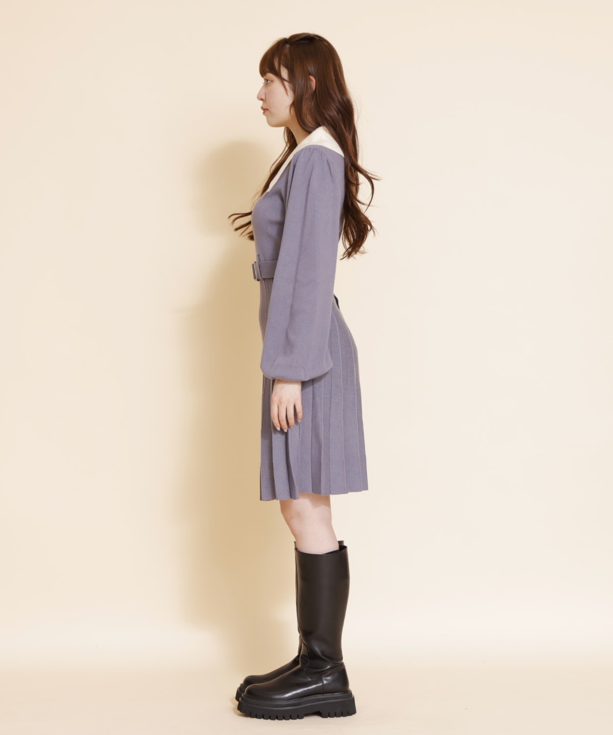 ホワイトカラーニットワンピース