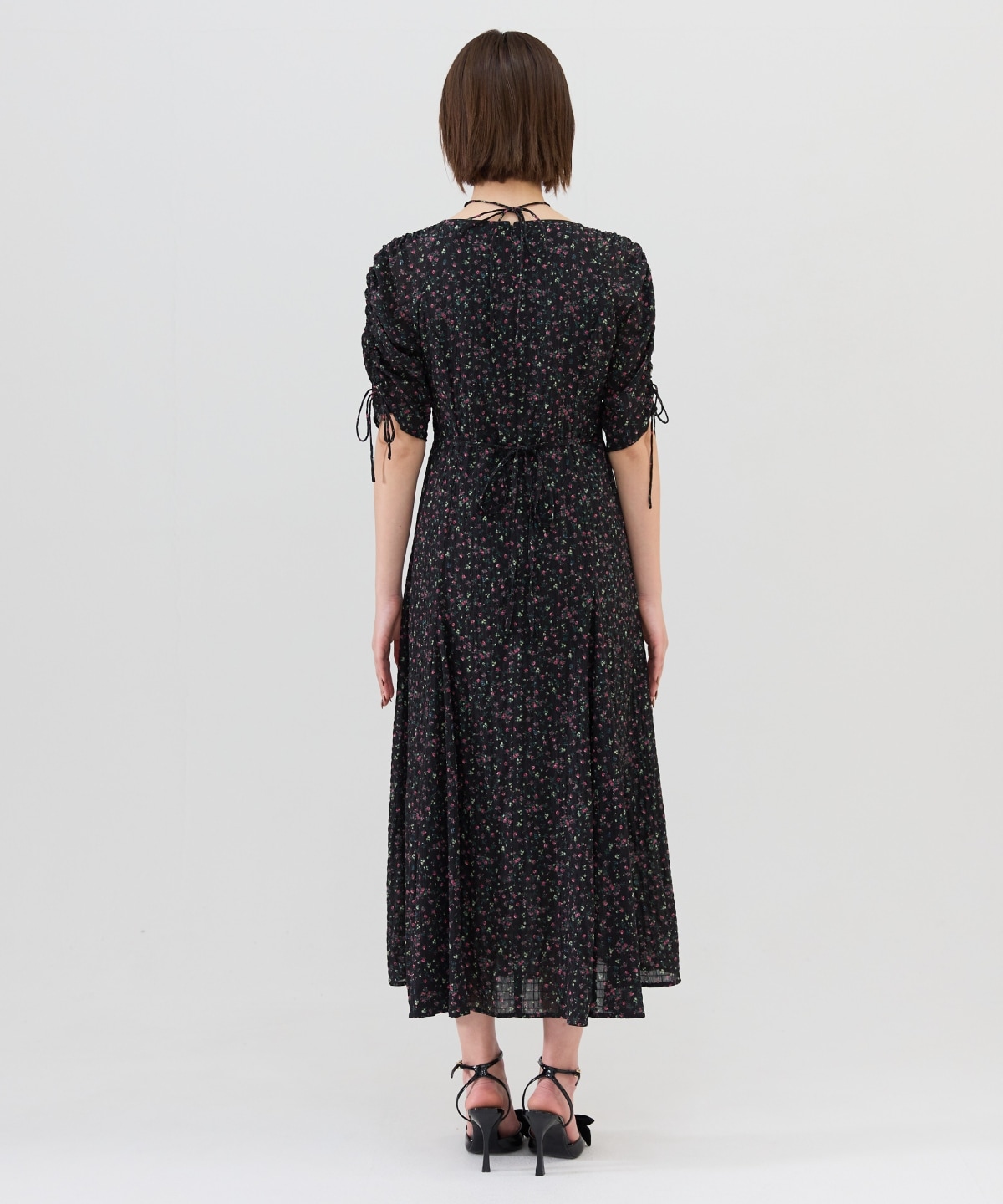 フラワープリントシャーリングワンピース