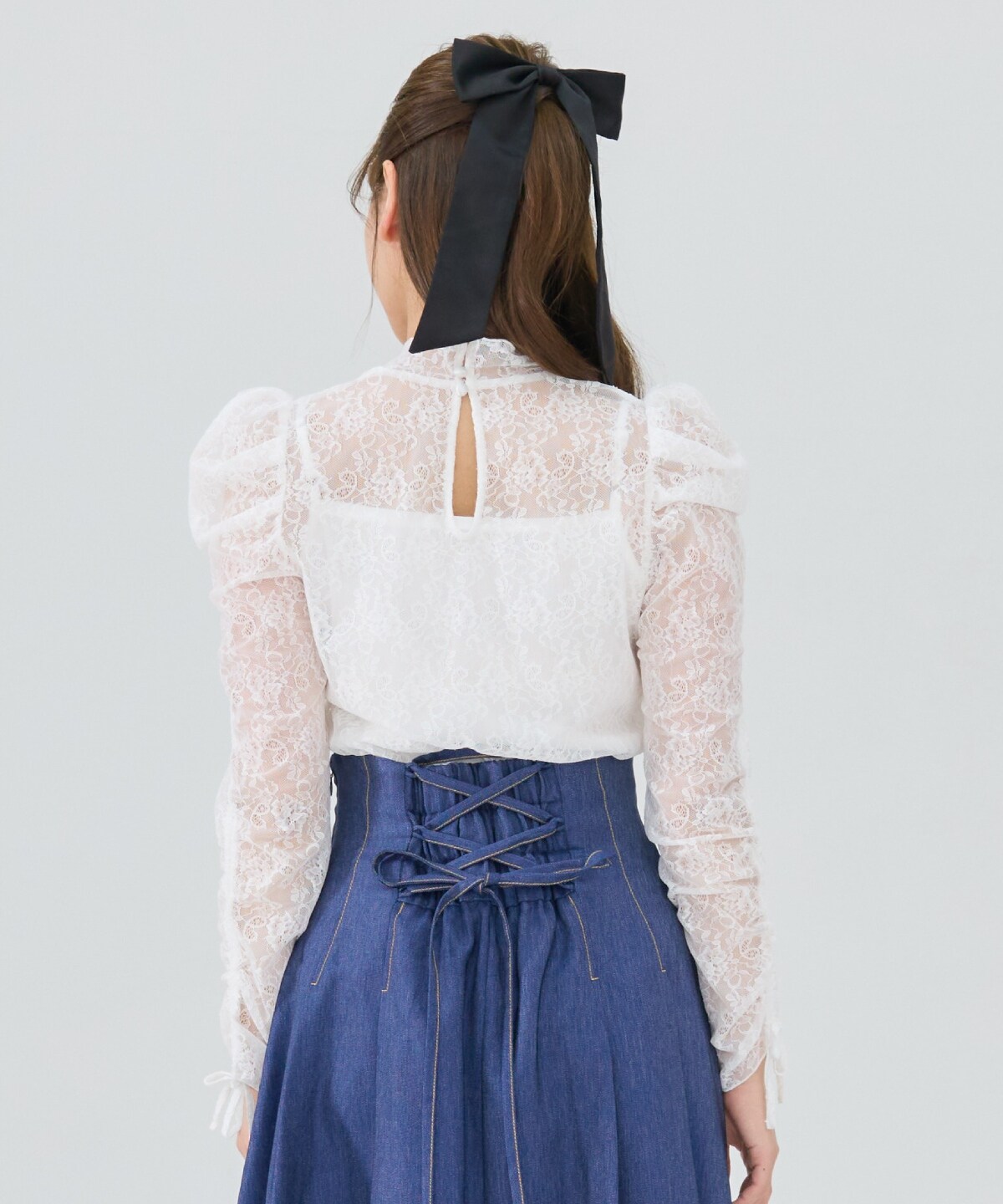 シャーリングスリーブレースブラウス