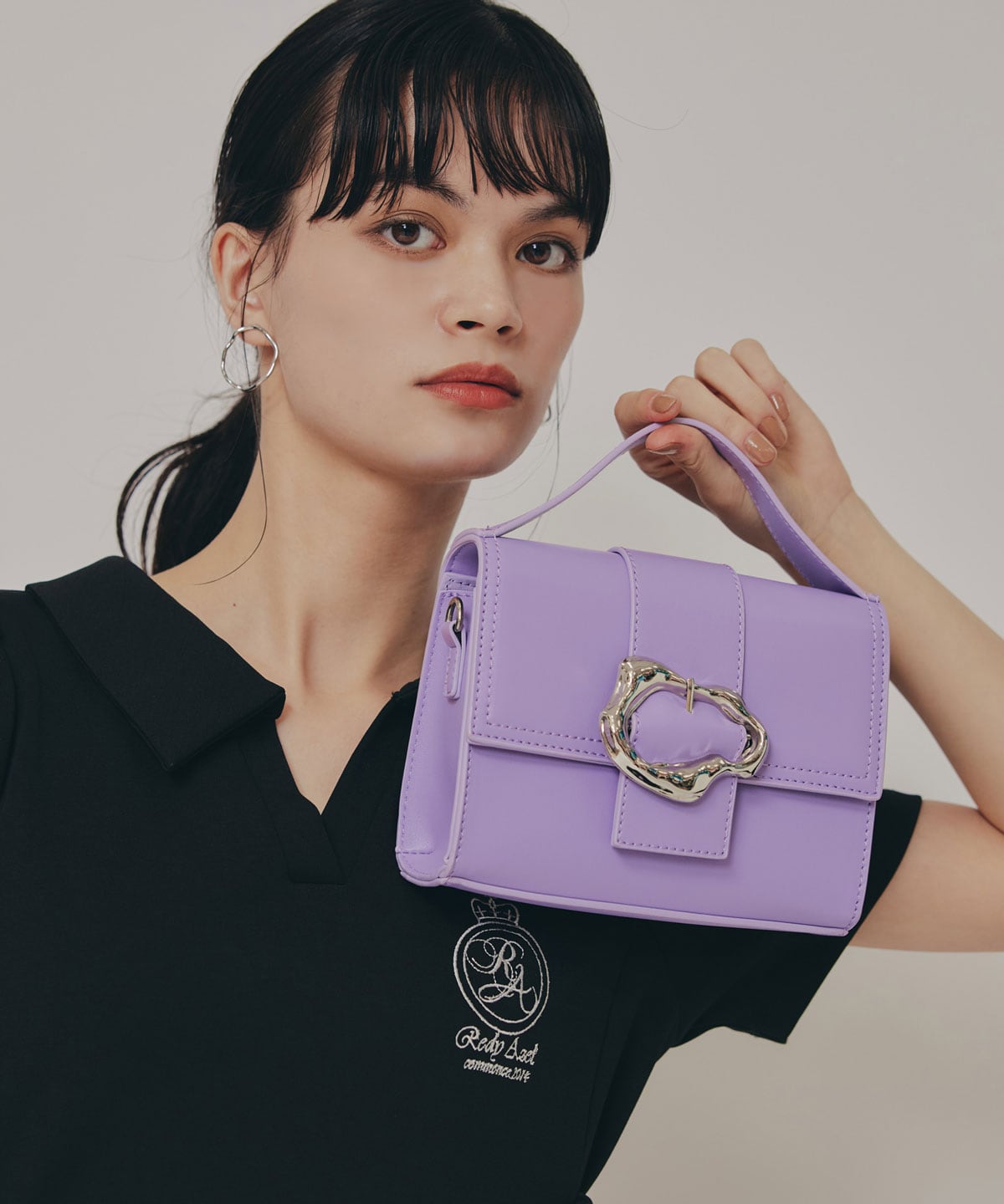 バックルデザインロゴストラップミニバッグ