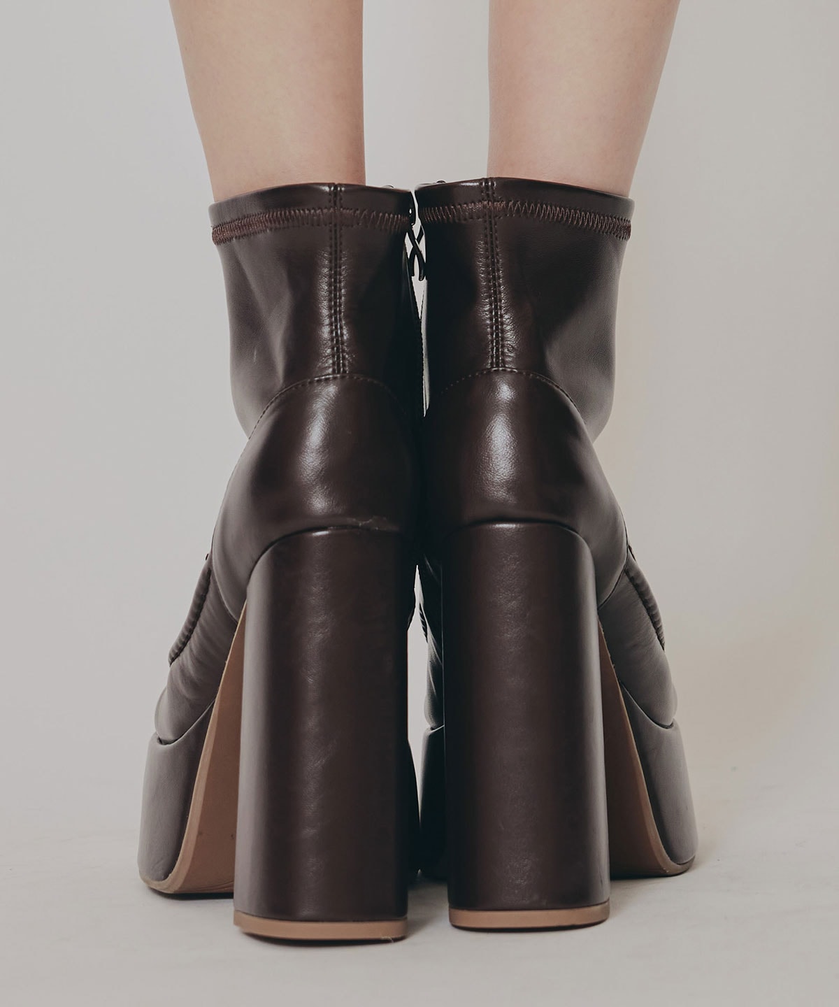 スクエアショートブーツ