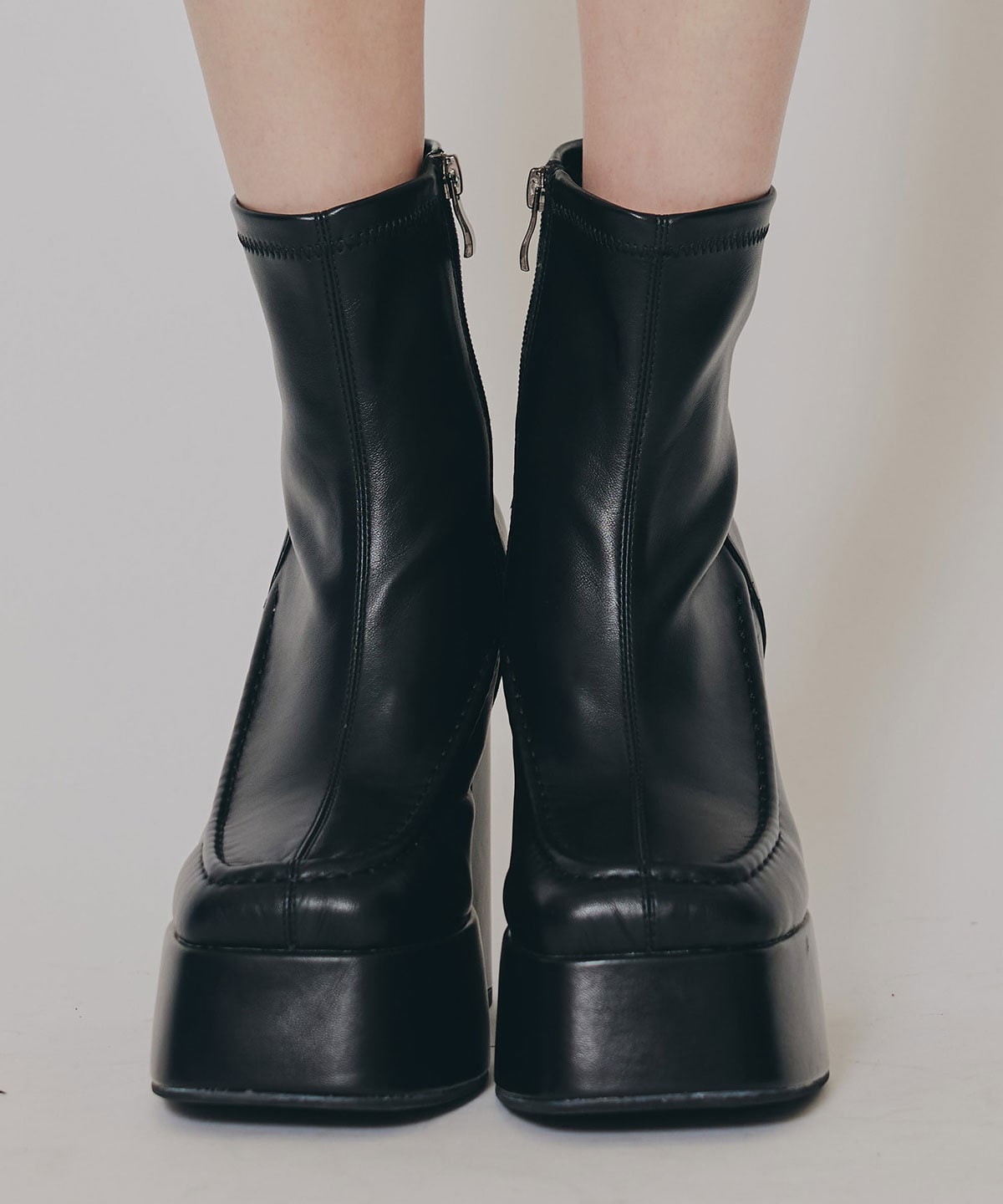 スクエアショートブーツ