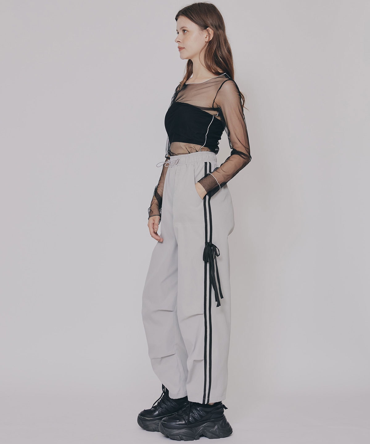 サイドリボンラインパラシュートパンツ