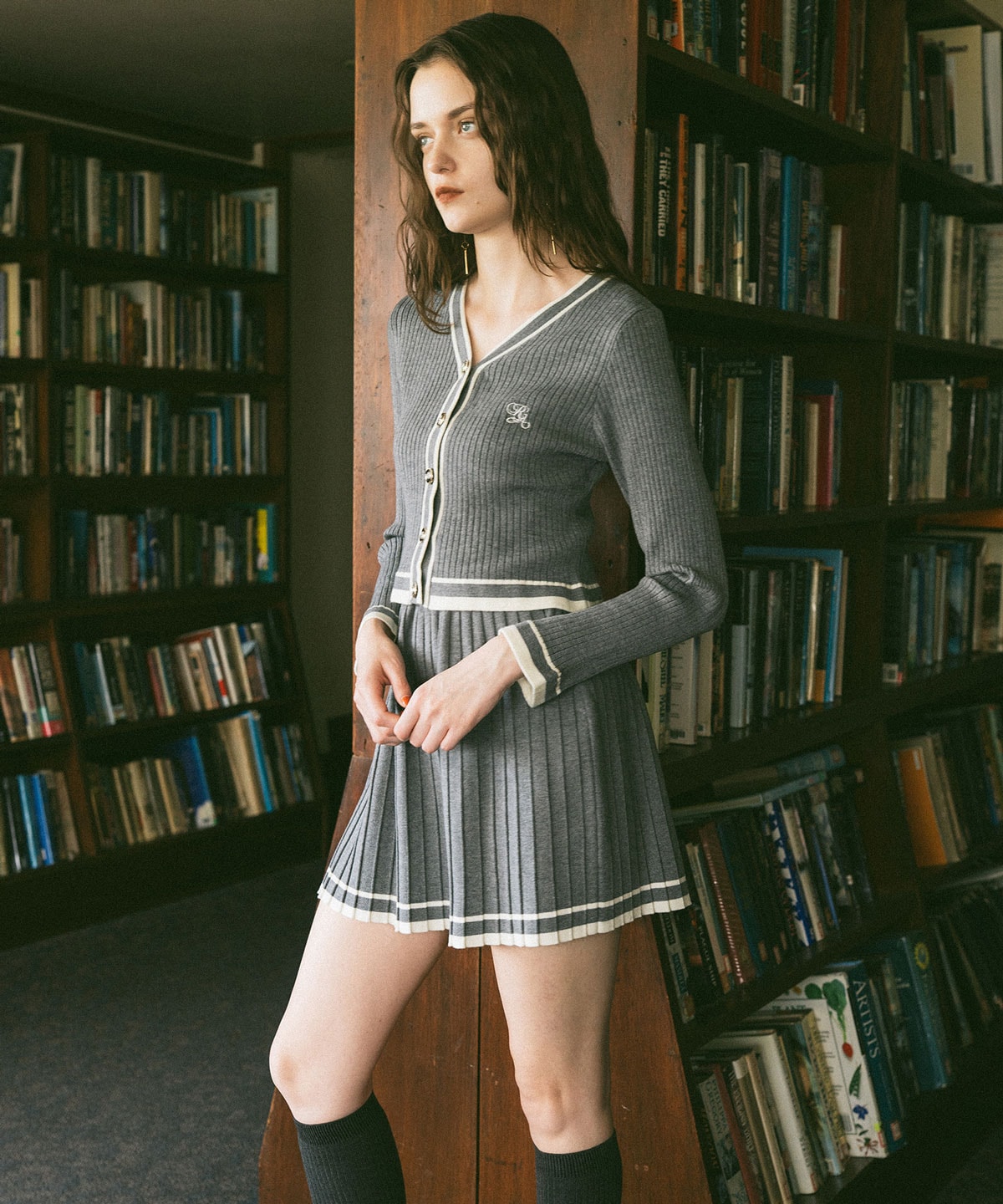 ラインスキームニットカーディガン×スカートセットアップ