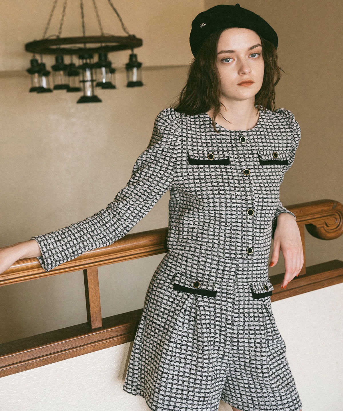 カットツイードジャケット×ショートパンツセットアップ