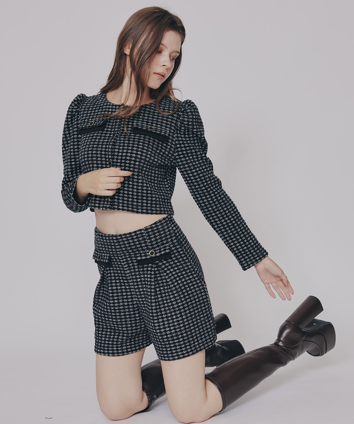 カットツイードジャケット×ショートパンツセットアップ