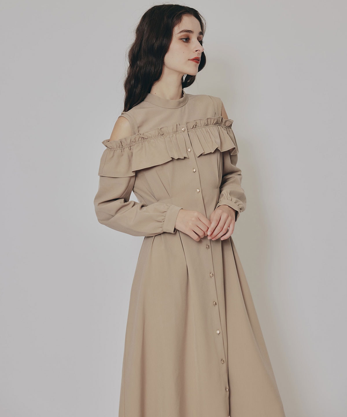 オープンショルダーフリルワンピース