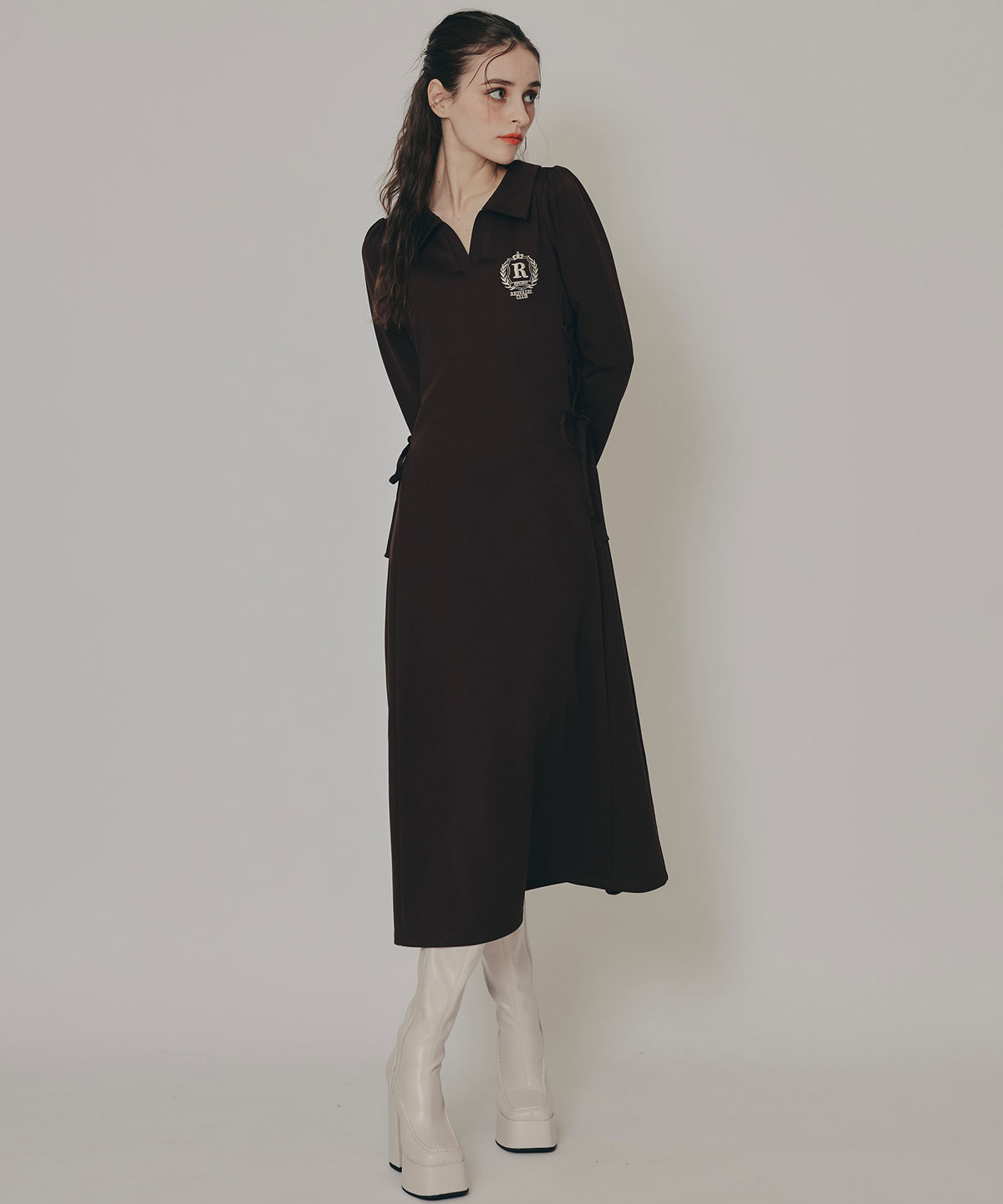 エンブレムサイドレースアップロングスリーブワンピース