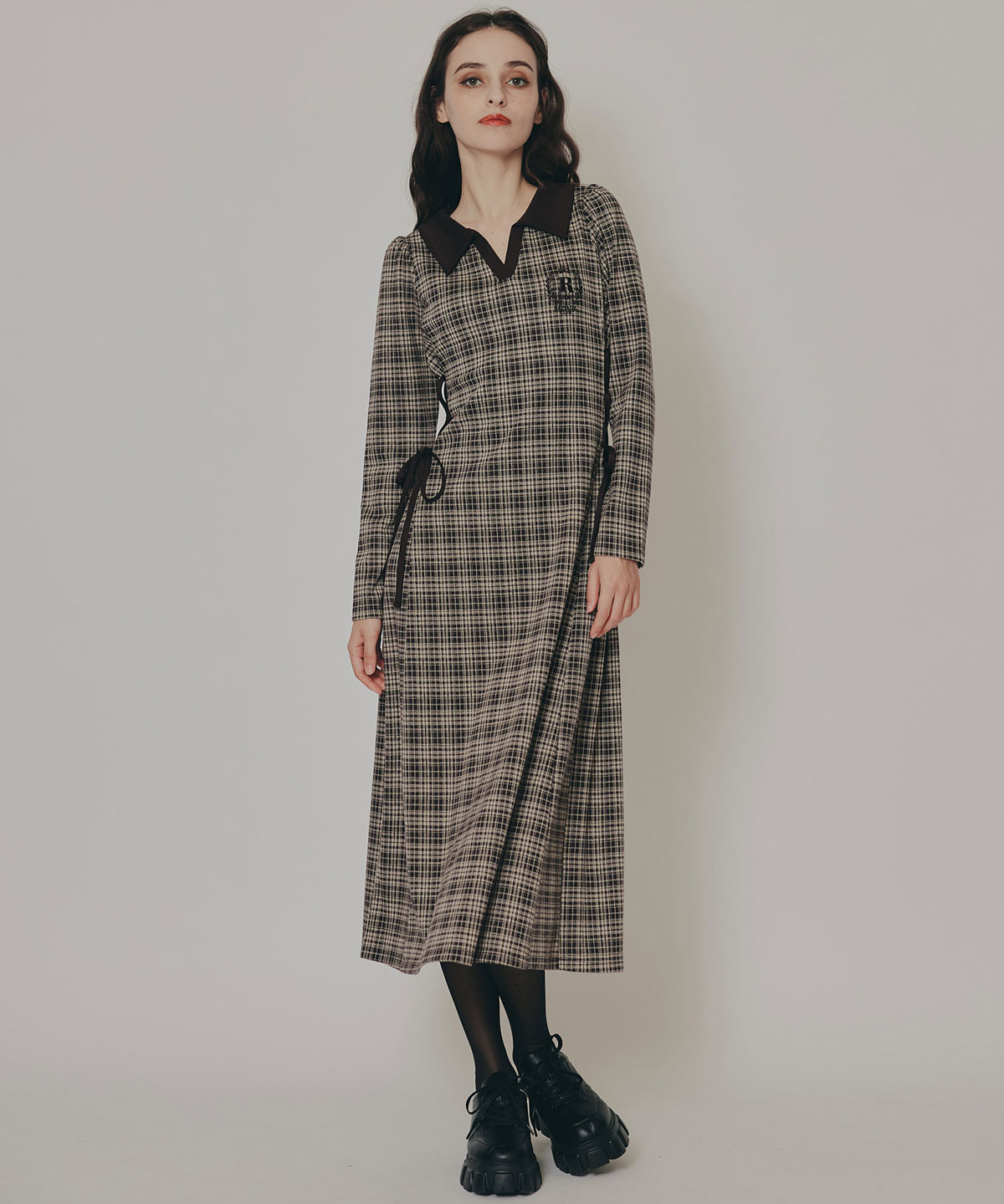 エンブレムサイドレースアップチェックワンピース