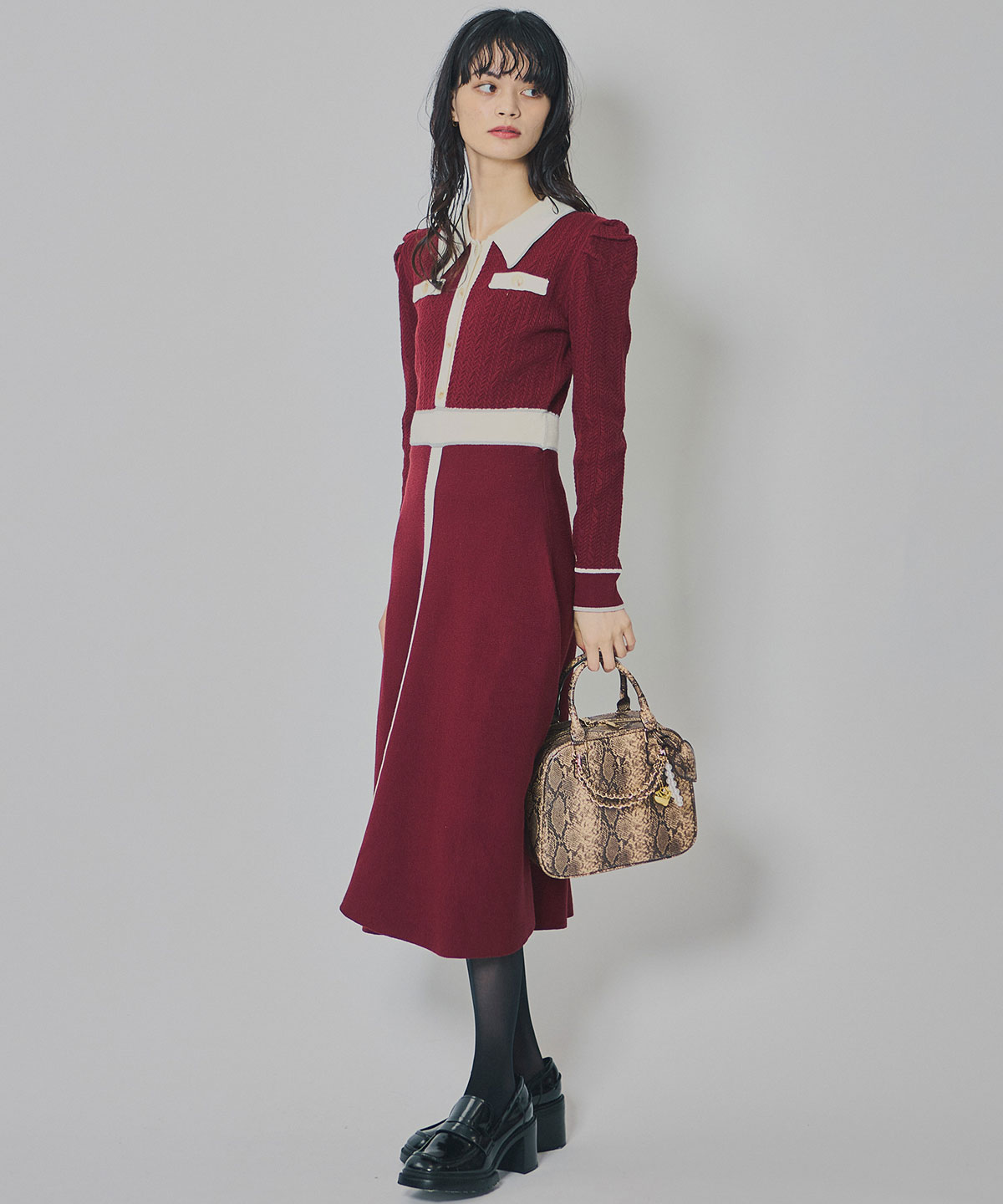 マルチケーブルバイカラーニットワンピース