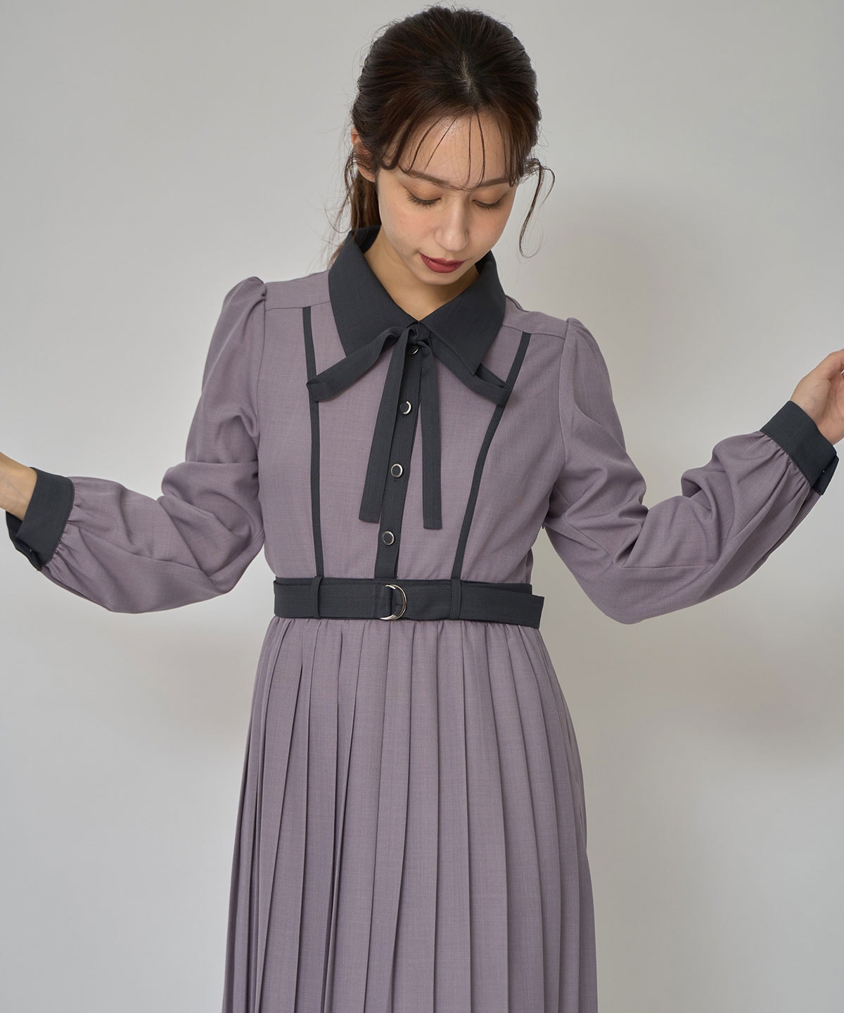 クラシカルバイカラーラインリボンタイプリーツロングワンピース