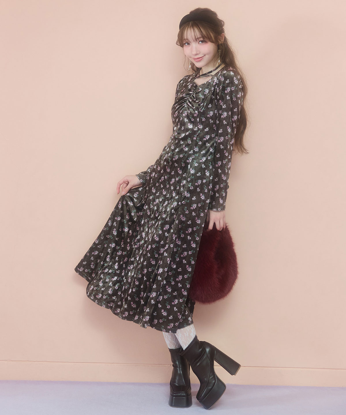 クロスリボンフラワーベロアロングワンピース