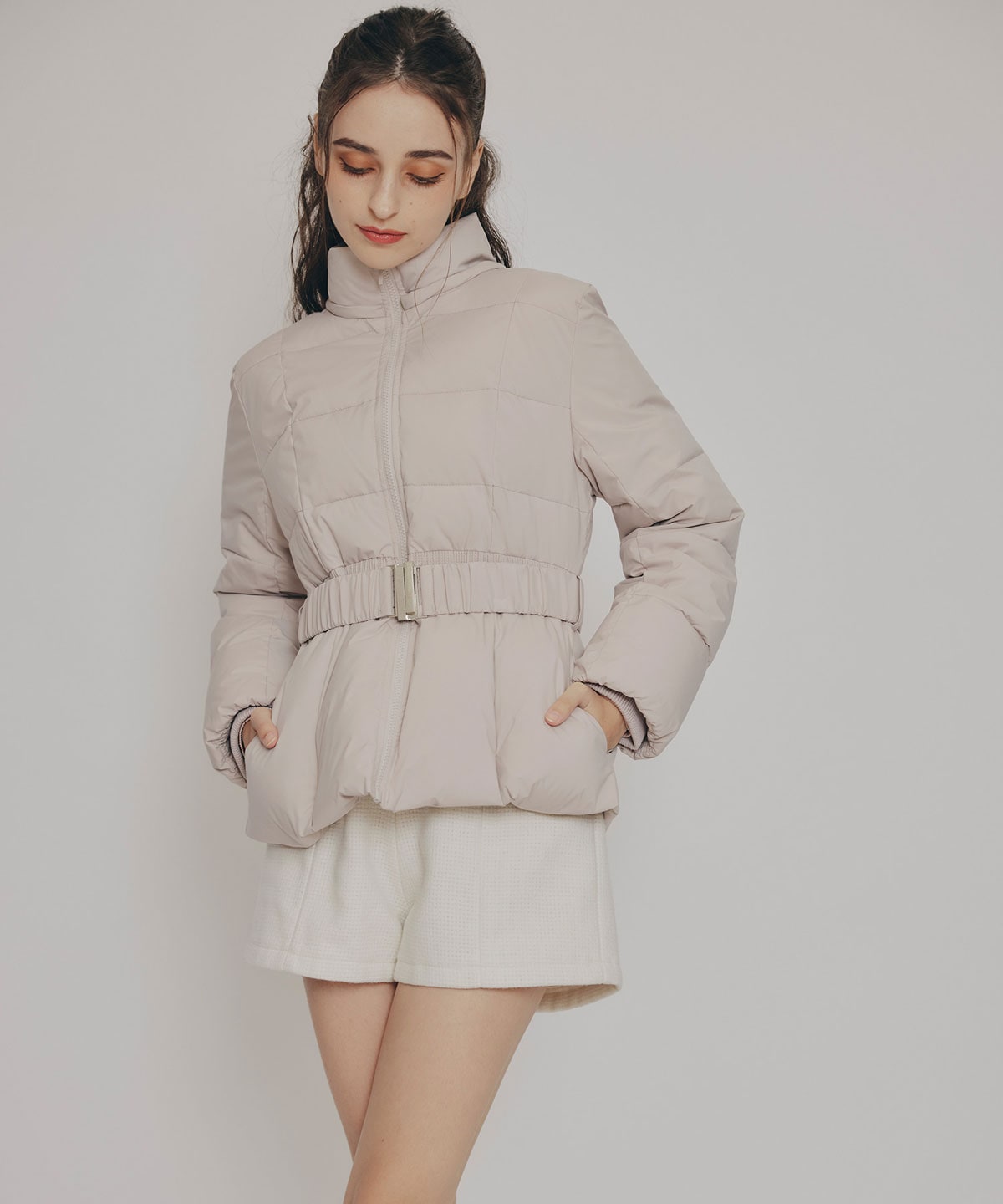 ベルトデザインキルティングファイバーダウンジャケット