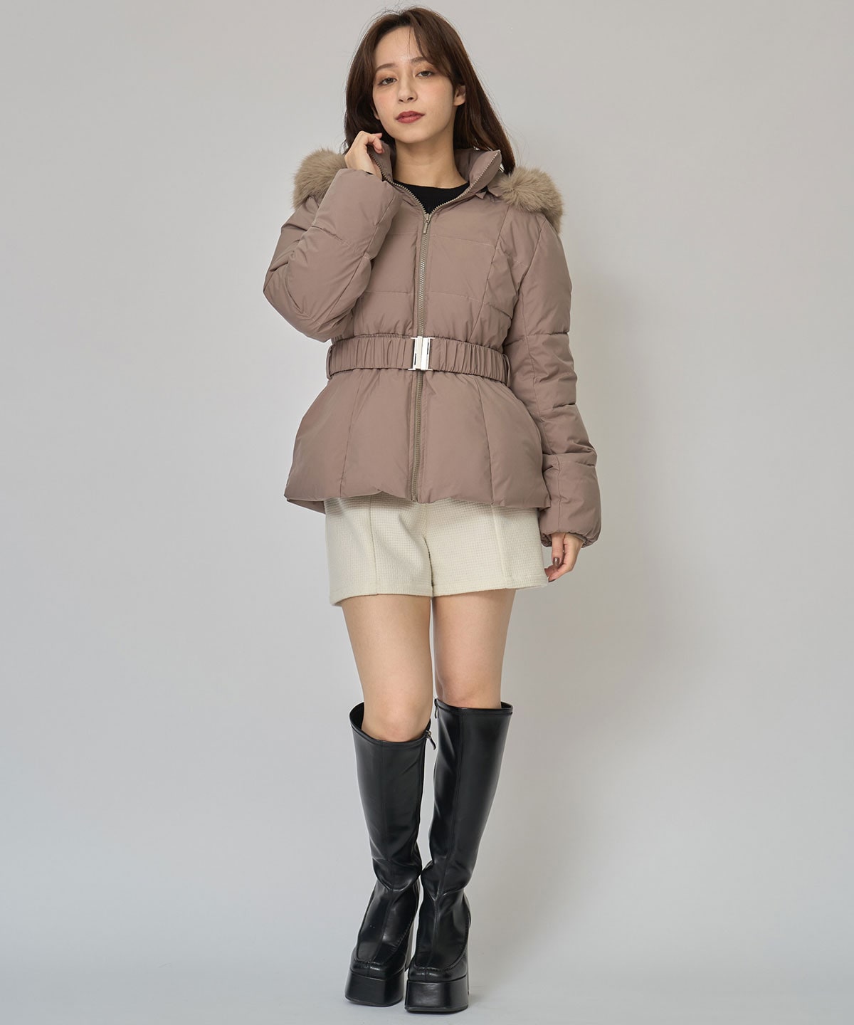ベルトデザインキルティングファイバーダウンジャケット