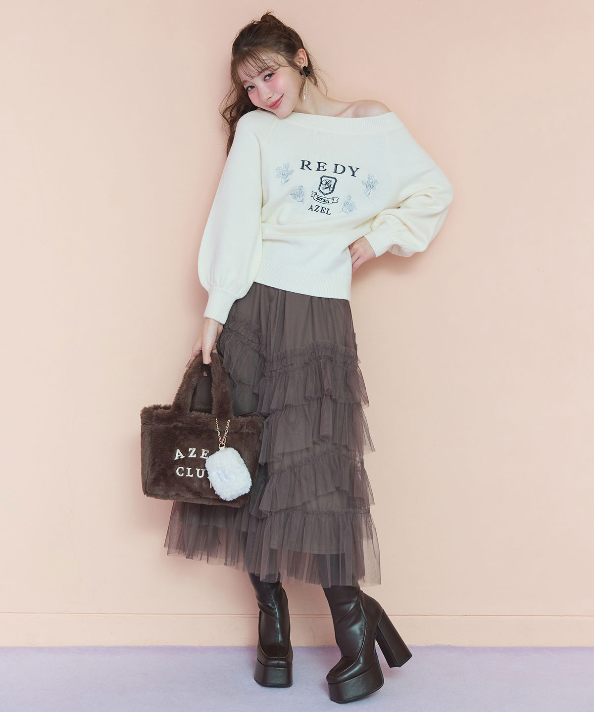 ビジューロゴエンブロイダリーニットプルオーバー