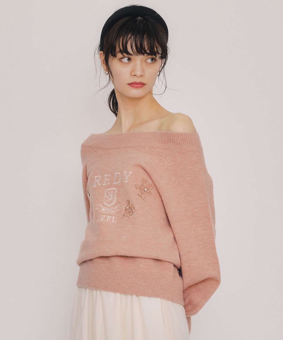 ビジューロゴエンブロイダリーニットプルオーバー