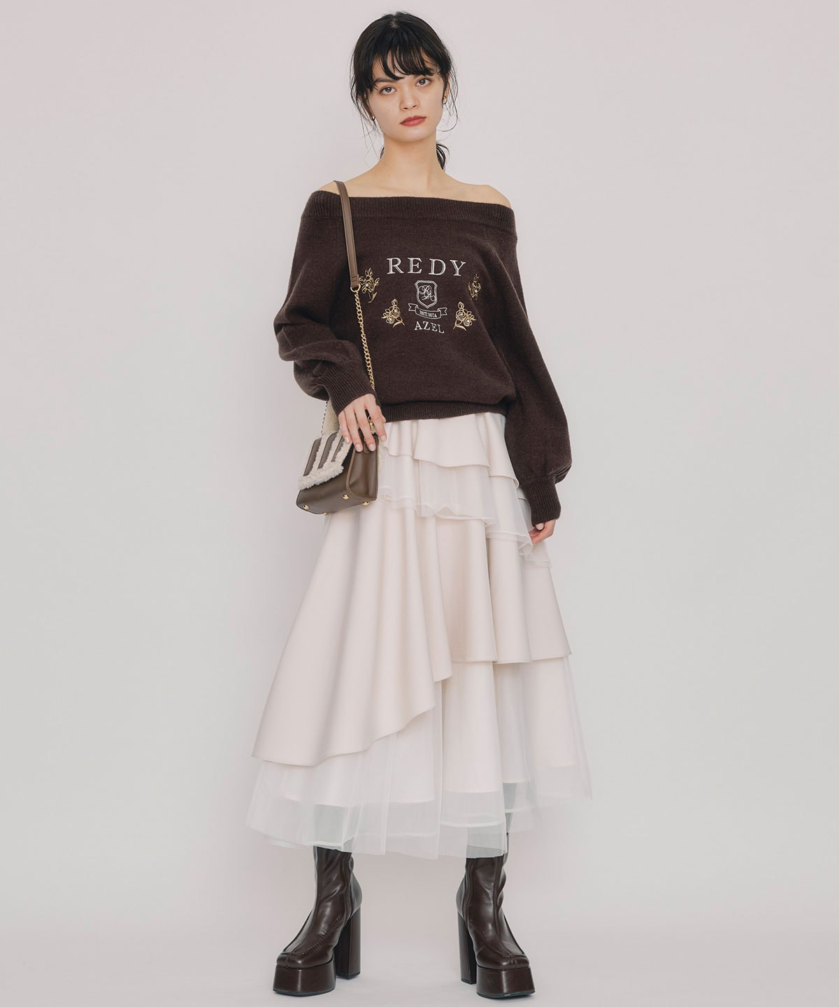 ビジューロゴエンブロイダリーニットプルオーバー