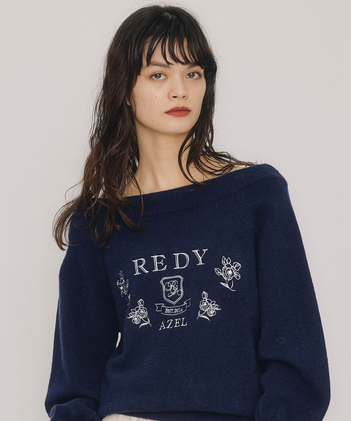 ビジューロゴエンブロイダリーニットプルオーバー