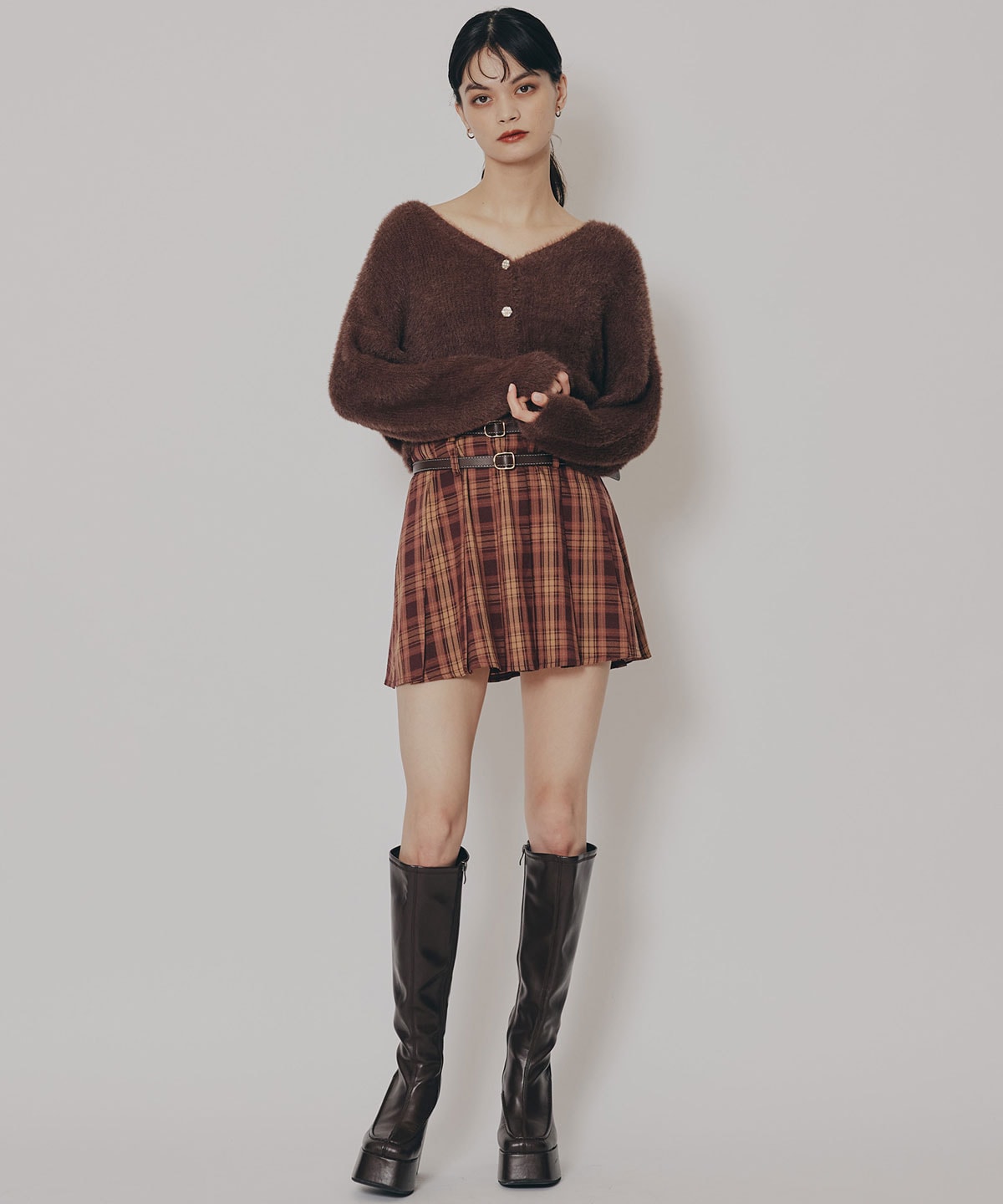 フェザーヤーンビジューボタンカーディガン