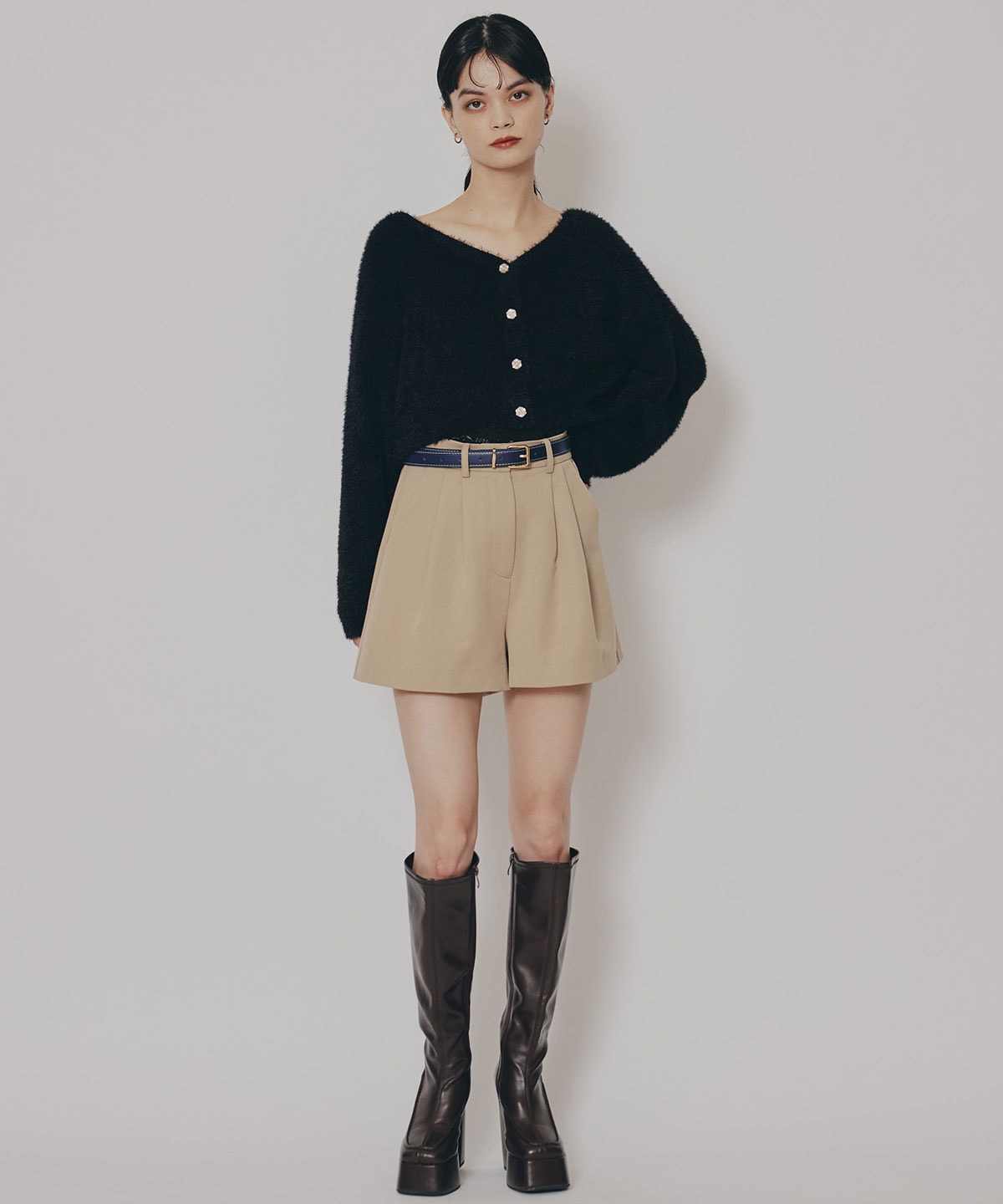 フェザーヤーンビジューボタンカーディガン