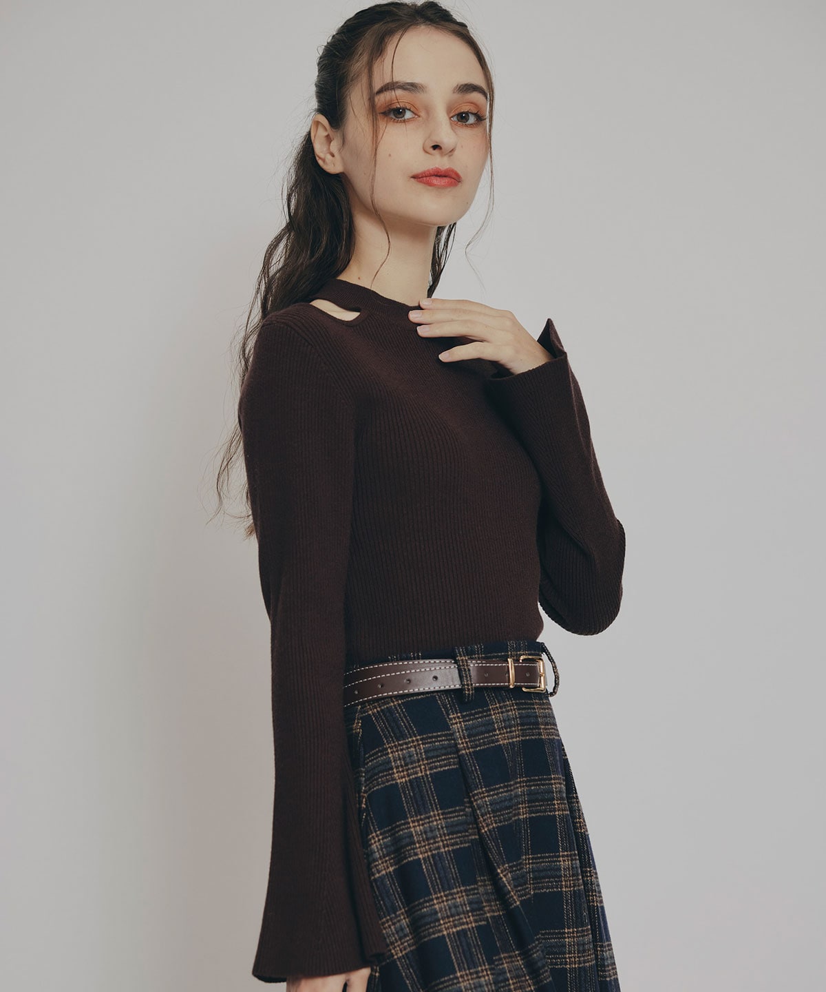 カットアウトリブニットトップス