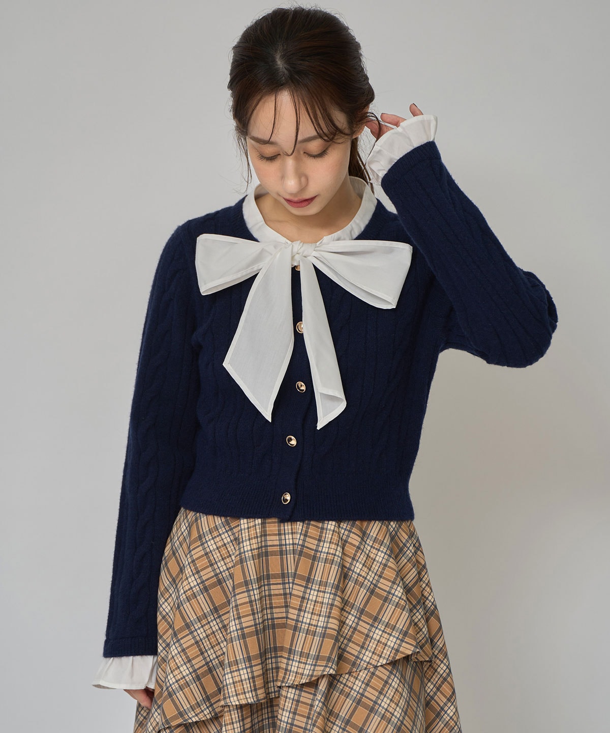 ボウタイケーブルニットプルオーバー