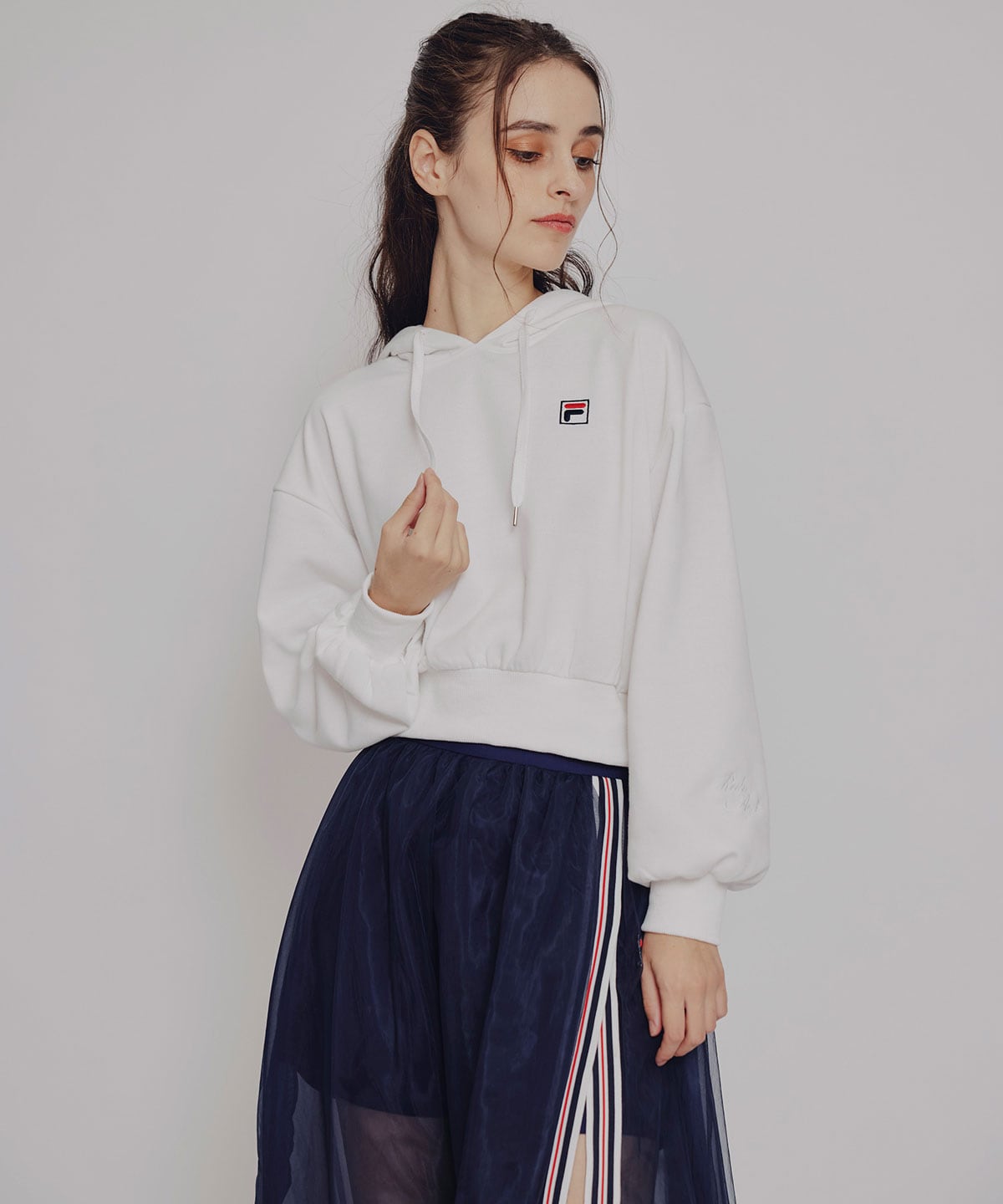 ［FILA×REDYAZEL］サガラロゴコンパクトフーディ