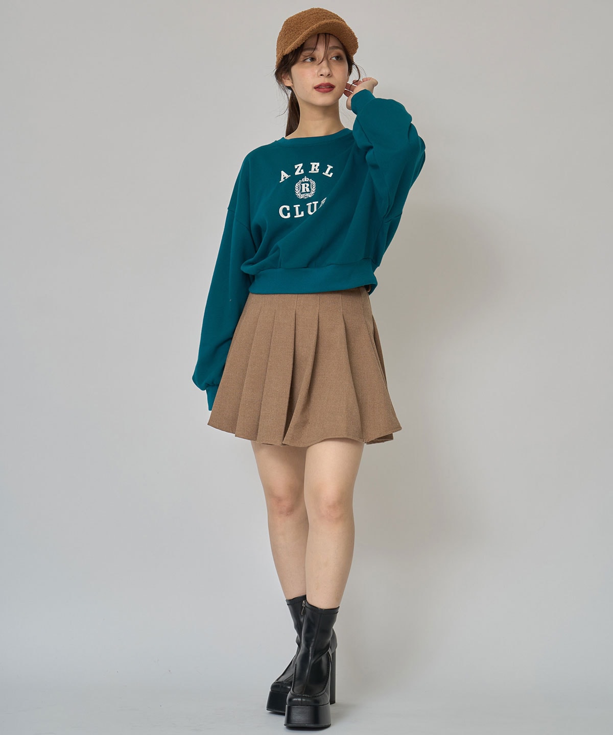 アゼルクラブカレッジロゴスウェットプルオーバー