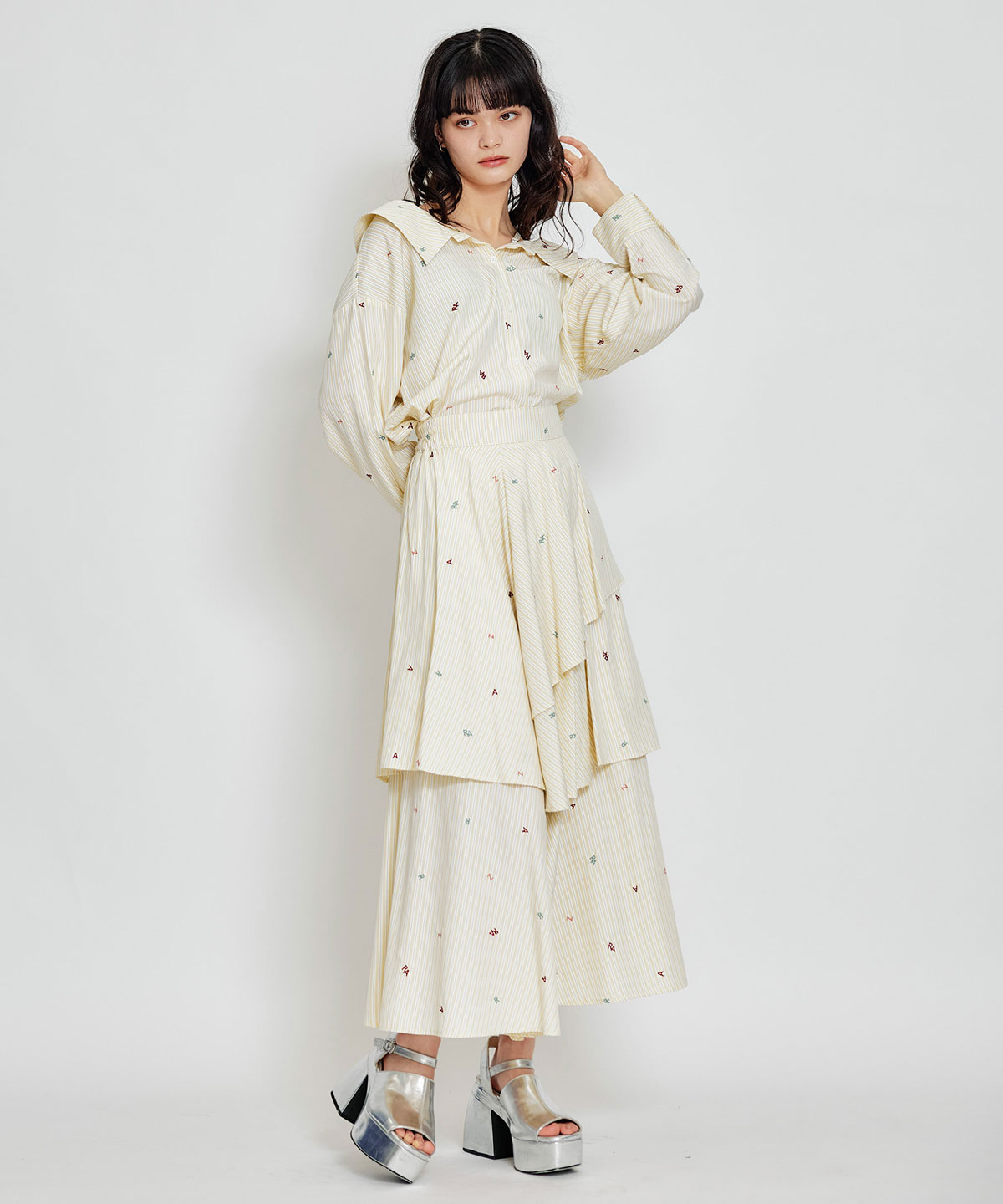 【セットアップ可能】REDYAZELアルファベットロゴ刺繍ティアードロングスカート